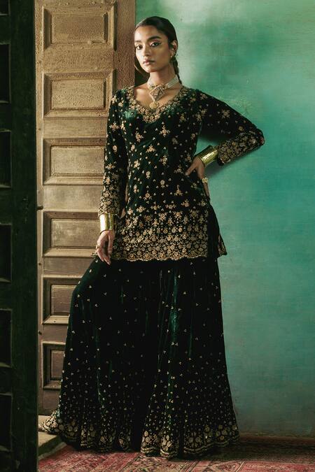 Sureena Chowdhri_Green Silk Velvet Embroidery Zardozi And Aari V Neck Kuhu Kurta Gharara Set_Online_at_Aza_Fashions