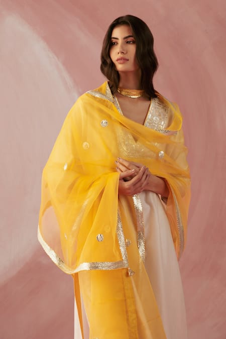 Sureena Chowdhri_White Silk Chanderi Gota Patti V Neck Kurta Pant Set _Online_at_Aza_Fashions
