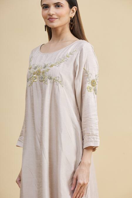 Zeel Doshi_White Silk Boat Embroidered Tunic  _at_Aza_Fashions