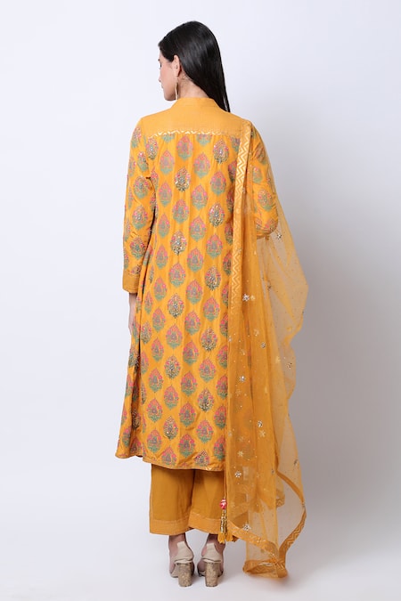 Shop Nikasha Yellow Band Collar Printed Kurta Set at Aza Fashions Shop_Nikasha_Yellow Band Collar Printed Kurta Set _at_Aza_Fashions