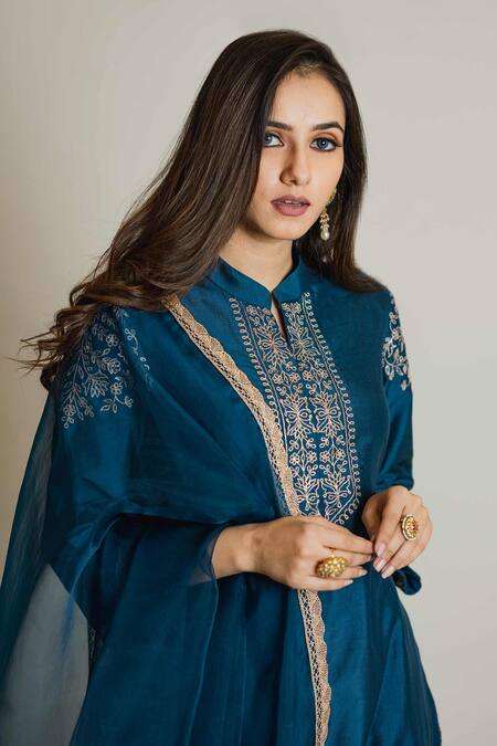 Buy_Maliha By Anar And Anoli_Blue Chanderi Silk Stand Collar Kurta Set_Online_at_Aza_Fashions