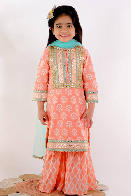Bloomers By Amrita M_Peach Cotton Gota Patti, Mirrors Printed Kurta Set _Online_at_Aza_Fashions