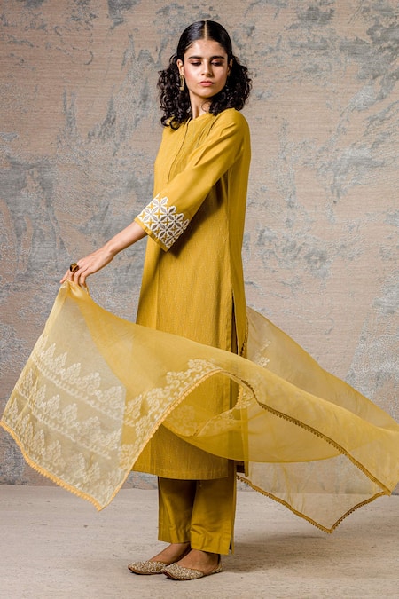 Buy Yellow Cotton Silk Blend Round Embroidered Kurta Set For Women by  Devnaagri Online at Aza Fashions.