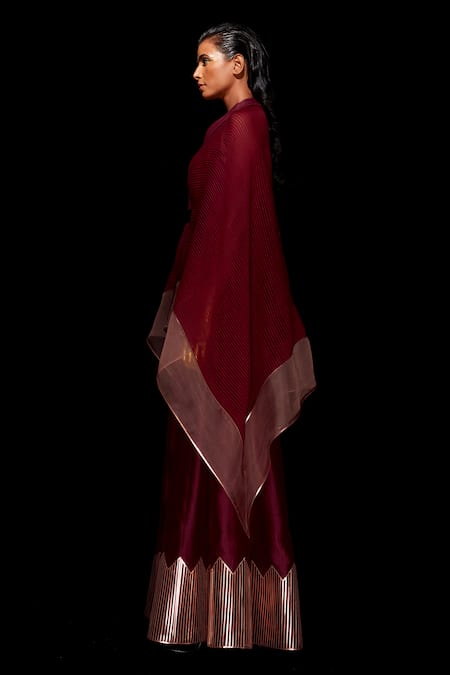 Amit Aggarwal_Maroon Silk Chanderi V Neck Organza Cape And Pant Set _Online_at_Aza_Fashions