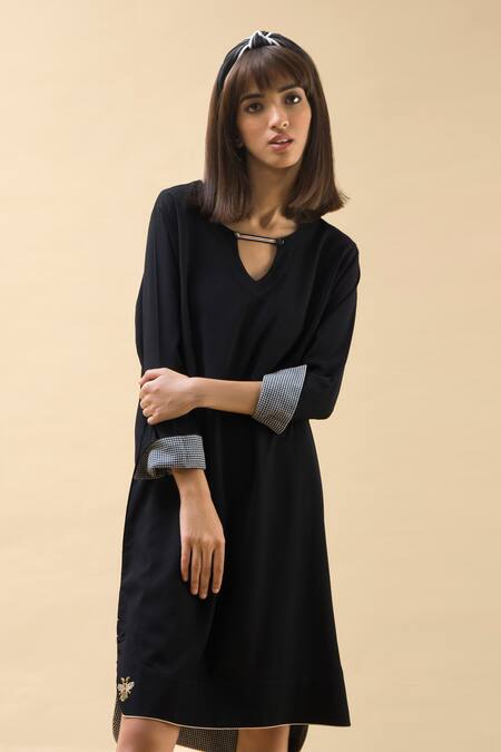 Buy Chillosophy Black Crepe Notched Round Neck Knee-length Tunic Online at Aza Fashions Buy_Chillosophy_Black Crepe Notched Round Neck Knee-length Tunic _Online_at_Aza_Fashions
