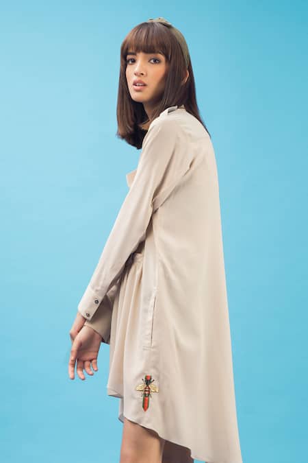 Shop Chillosophy White European Crepe Straight Collar Anti-fit Dress Online at Aza Fashions Shop_Chillosophy_White European Crepe Straight Collar Anti-fit Dress _Online_at_Aza_Fashions