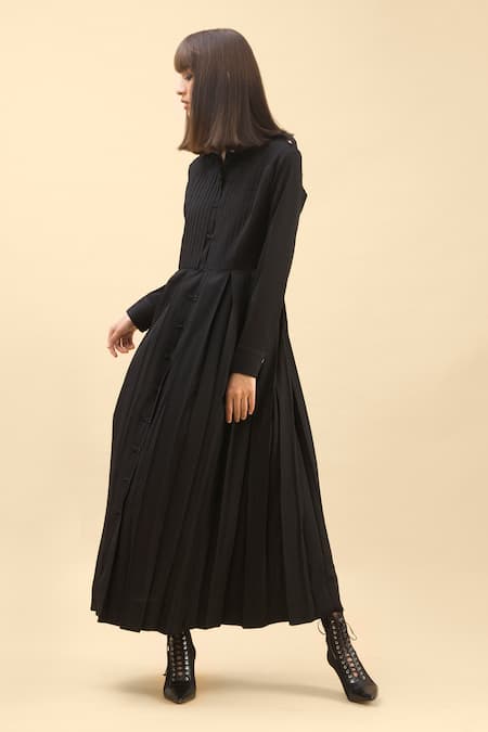 Buy_Chillosophy_Black European Crepe Straight Collar Pleated Maxi Dress _Online_at_Aza_Fashions