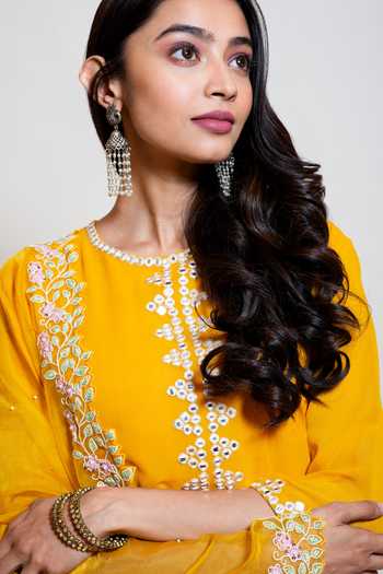 Buy Smriti By Anju Agarwal Yellow Crepe, Dupatta Organza, Kurta Georgette, Tiered With Embroidered Online at Aza Fashions Buy_Smriti By Anju Agarwal_Yellow Crepe, Dupatta Organza, Kurta Georgette, Tiered With Embroidered _Online_at_Aza_Fashions
