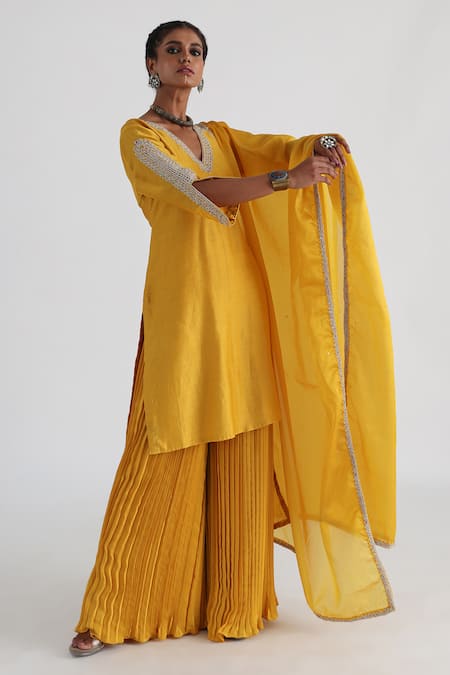 Smriti By Anju Agarwal Yellow Chanderi, Crepe, Muslin, Satin, Organza Zibaa Kurta Sharara Set Online at Aza Fashions Smriti By Anju Agarwal_Yellow Chanderi, Crepe, Muslin, Satin, Organza Zibaa Kurta Sharara Set _Online_at_Aza_Fashions