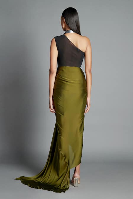 Shop Amit Aggarwal Green Crinkled Chiffon High Neck Collar Draped Trail Dress at Aza Fashions Shop_Amit Aggarwal_Green Crinkled Chiffon High Neck Collar Draped Trail Dress _at_Aza_Fashions