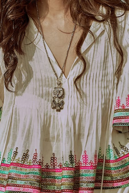 Buy_Divya By Divya Anand_White Kora Mulmul Round Embroidered Top _Online_at_Aza_Fashions