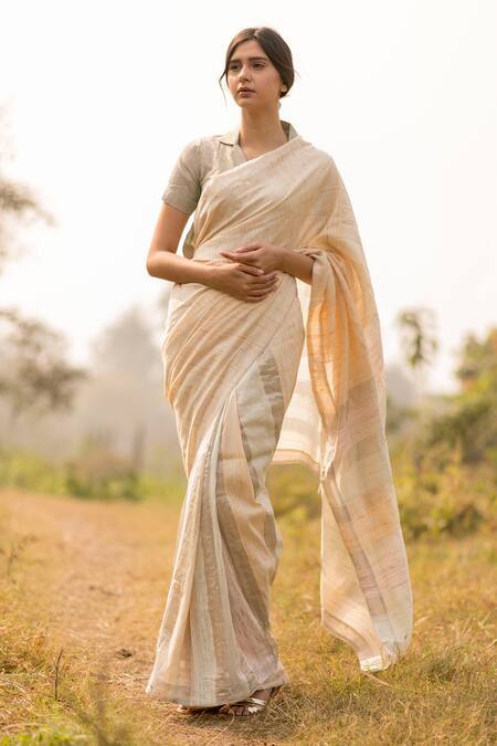 Vaani Beswal_Beige Handwoven Handloom Cotton Aarte Saree _Online_at_Aza_Fashions