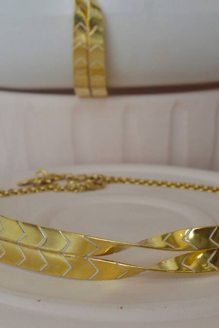 The Loom Art_Gold Plated Twisted Enamel Choker _Online_at_Aza_Fashions