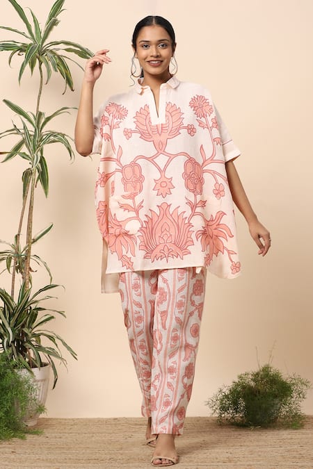 Plus Size Embroidered Kurta Pant Set with Dupatta - Desinoor - Medium