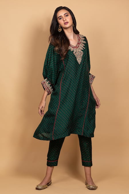 Pink City By Sarika_Green Habutai Silk V Neck Bandhani Print Kurta And Pant Set _Online_at_Aza_Fashions