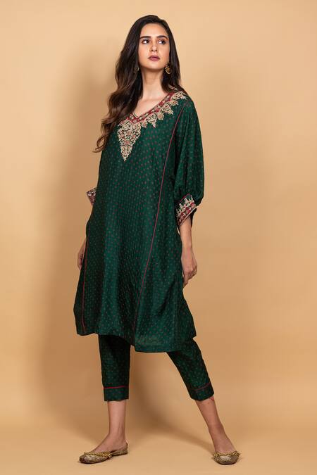 Buy_Pink City By Sarika_Green Habutai Silk V Neck Bandhani Print Kurta And Pant Set _Online_at_Aza_Fashions