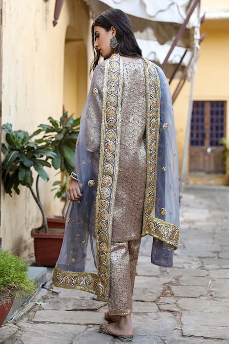 Shop_Gulabo Jaipur_Grey Brocade Dupatta Organza Round Abeer Woven Kurta Set _at_Aza_Fashions