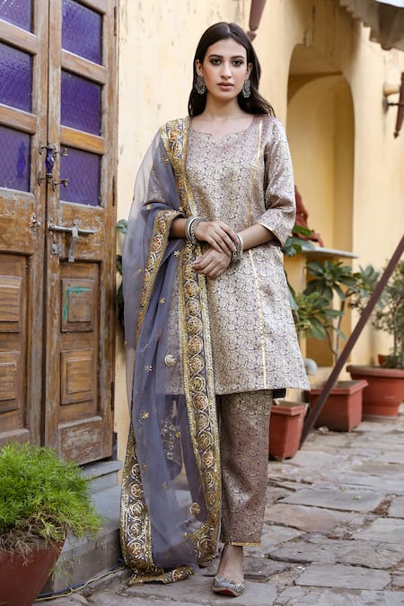 Gulabo Jaipur_Grey Brocade Dupatta Organza Round Abeer Woven Kurta Set _Online_at_Aza_Fashions