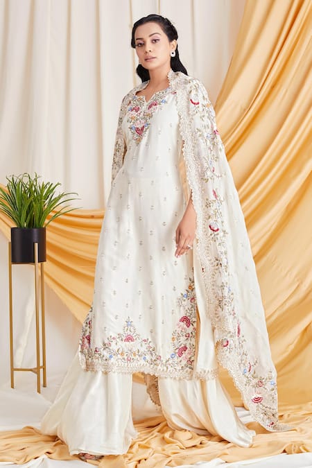 Stotram Beige Silk Embroidery Notched Kurta Set 3