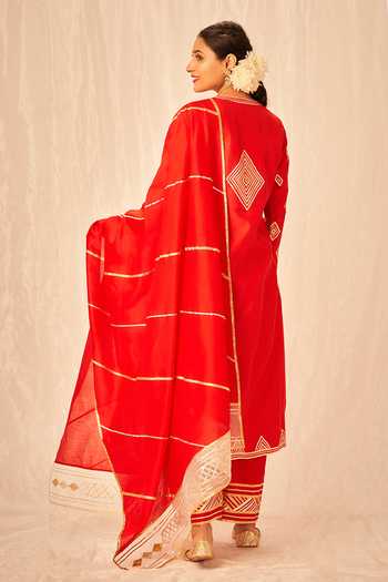 Shop Gulabo By Abu Sandeep Red Gota Work Chanderi Silk Kurta Online at Aza Fashions Shop_Gulabo By Abu Sandeep_Red Gota Work Chanderi Silk Kurta _Online_at_Aza_Fashions