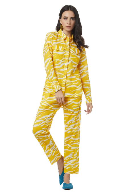 Ankita_Yellow Cotton Shirt Collar Animal Print _Online_at_Aza_Fashions
