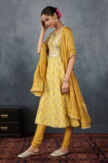 Anita Dongre_Baivavi Kurta Set_Online_at_Aza_Fashions