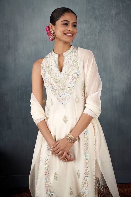 Buy_Anita Dongre_White Kurta And Bottom 80% Cotton & 20% Silk Embroidered Thread Brunda Pant Set_Online_at_Aza_Fashions