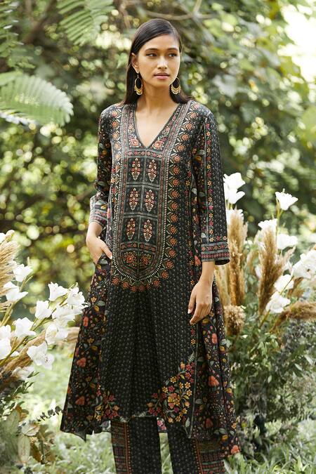 Anita Dongre Akasha Kurta Pant Set 3