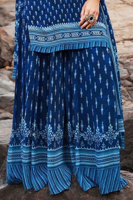 Shop_Anita Dongre_Riviera Set_Online_at_Aza_Fashions