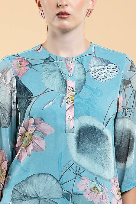 Divi By Sonal Khandelwal_Sky Blue Georgette Embroidery Round Neck Lotus Print Top And Pant Set _at_Aza_Fashions