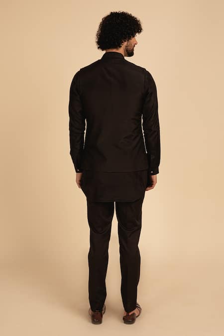 Arjan Dugal Hand Embroidered Waistcoat & Kurta Set