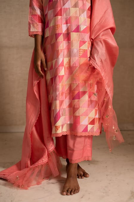 Shop Priyanka Raajiv Pink Dupatta Chanderi Silk Geometric Keyhole Afsa Upcycled Patchwork Kurta Set Online at Aza Fashions Shop_Priyanka Raajiv_Pink Dupatta Chanderi Silk Geometric Keyhole Afsa Upcycled Patchwork Kurta Set _Online_at_Aza_Fashions