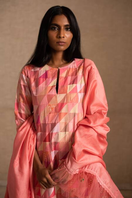 Priyanka Raajiv Pink Dupatta Chanderi Silk Geometric Keyhole Afsa Upcycled Patchwork Kurta Set at Aza Fashions Priyanka Raajiv_Pink Dupatta Chanderi Silk Geometric Keyhole Afsa Upcycled Patchwork Kurta Set _at_Aza_Fashions