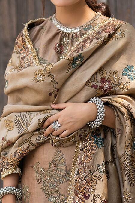 Archana Jaju Pink Silk V Neck Kurta Set at Aza Fashions Archana Jaju_Pink Silk V Neck Kurta Set_at_Aza_Fashions