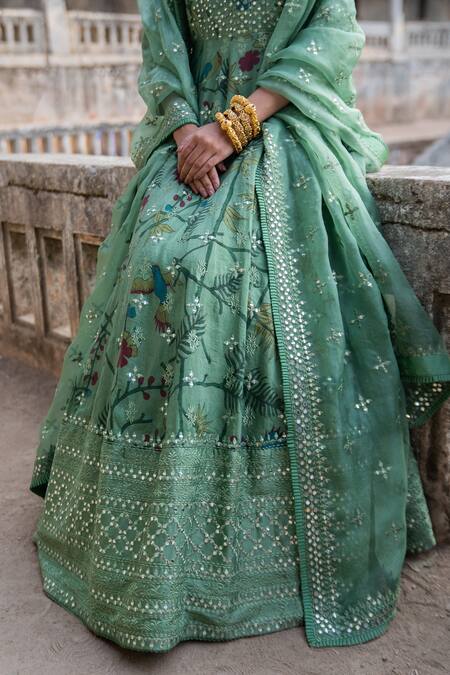 Archana Jaju_Green Anarkali Handwoven Chanderi , Dupatta Organza Kalamkari With_at_Aza_Fashions