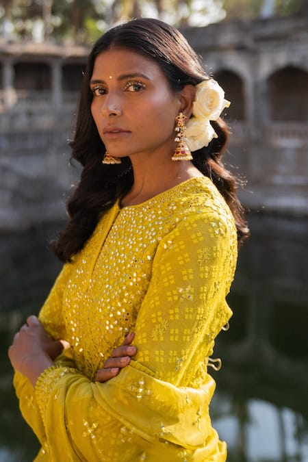 Buy_Archana Jaju_Yellow Handwoven Chanderi, Organza Silk Mirror Round Work Kurta Sharara Set