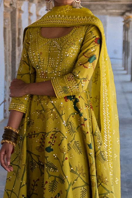 Shop_Archana Jaju_Yellow Anarkali Handwoven Chanderi Silk Mirror, Kalamkari Scoop With Dupatta_Online_at_Aza_Fashions