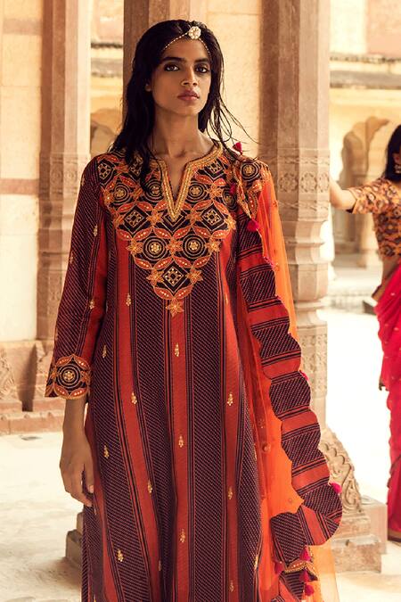 Buy_Swati Vijaivargie_Orange Chanderi Silk Embroidery Notched Kurta Set _Online_at_Aza_Fashions