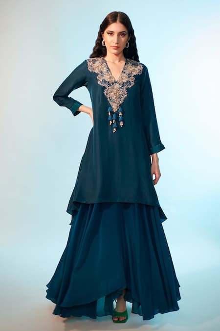 Anjali Kanwar Green Crepe Embroidery Pearls V Neck Tunic And Skirt Set 