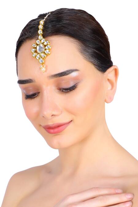 Aakarsha By Ajay Gold Plated Kundan Teardrop Maangtikka Online at Aza Fashions Aakarsha By Ajay_Gold Plated Kundan Teardrop Maangtikka_Online_at_Aza_Fashions