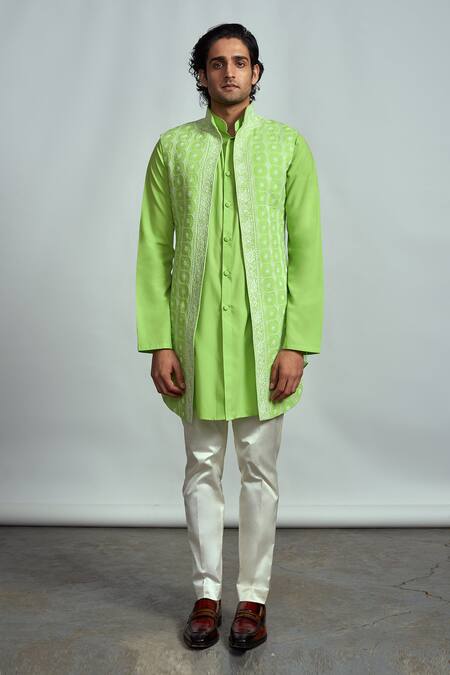 Arjuun Kilachand Green Embroidered Bundi And Kurta Set Online at Aza Fashions Arjuun Kilachand_Green Embroidered Bundi And Kurta Set _Online_at_Aza_Fashions