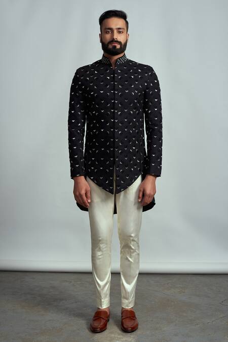 Arjuun Kilachand Black Suiting Embroidered Bandhgala Online at Aza Fashions Arjuun Kilachand_Black Suiting Embroidered Bandhgala _Online_at_Aza_Fashions