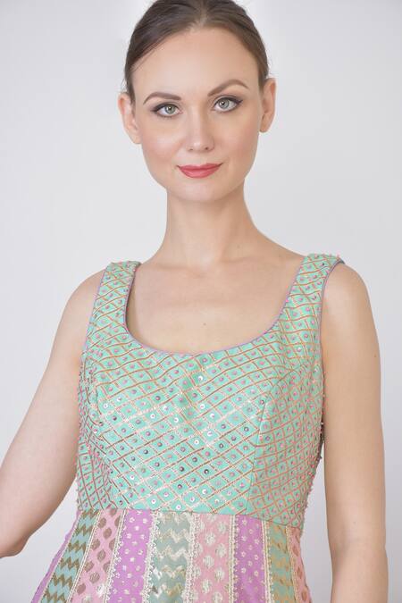 Avnni Kapur_Blue Net, Chanderi Mukaish, Sequin And Gota Work V Neck Banarasi Lehenga Set_Online_at_Aza_Fashions