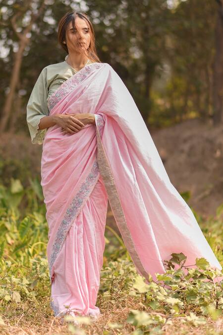 Vaani Beswal Pink Handwoven Chanderi Floral Motifs, Pearls, Alair Hand Embroidered Saree Online at Aza Fashions Vaani Beswal_Pink Handwoven Chanderi Floral Motifs, Pearls, Alair Hand Embroidered Saree _Online_at_Aza_Fashions
