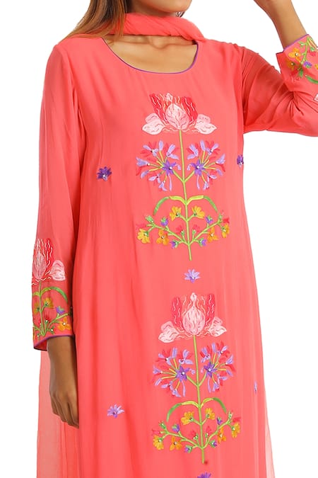 Shop Seams Pret And Couture Peach Georgette Embroidered Resham Round Kurta Set at Aza Fashions Shop_Seams Pret And Couture_Peach Georgette Embroidered Resham Round Kurta Set _at_Aza_Fashions