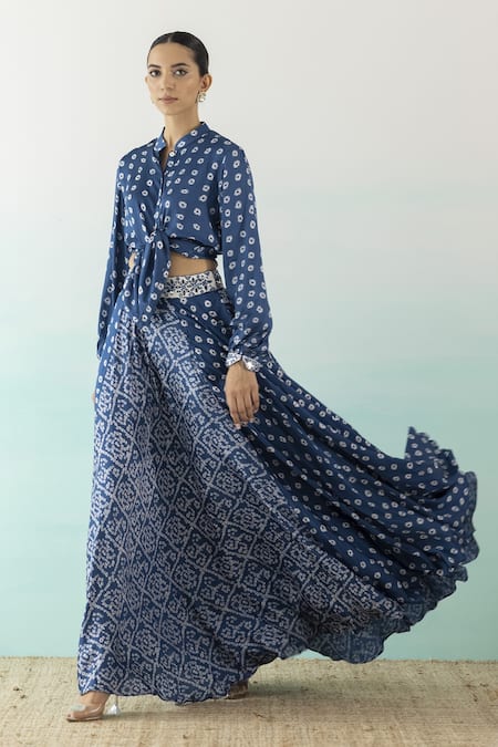 Basanti - Kapde Aur Koffee Blue Modal Satin Embroidered Bandhani Mandarin Print Skirt And Shirt Set 