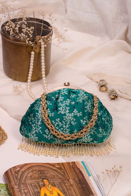AMYRA Floral Embroidered Clutch 