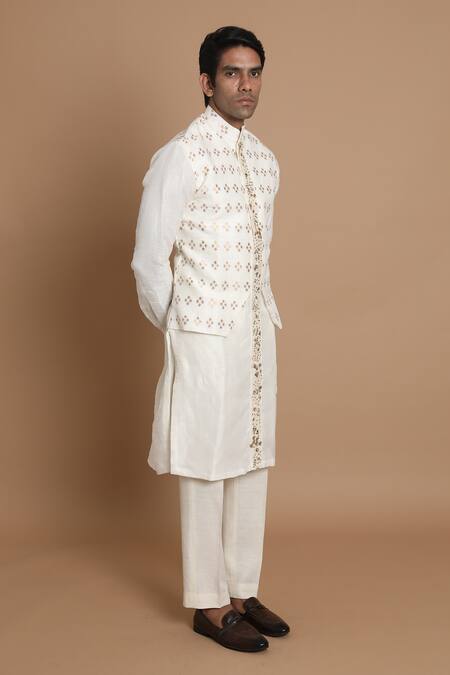 House Of Armuse_White Chanderi Silk Embroidered Geometric Banarasi Woven Kurta  _Online_at_Aza_Fashions