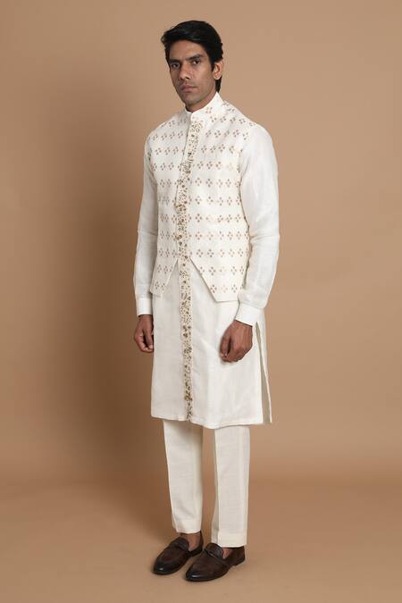 Shop_House Of Armuse_White Chanderi Silk Embroidered Geometric Banarasi Woven Kurta  _Online_at_Aza_Fashions