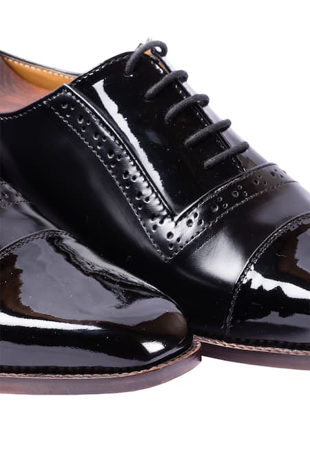 Shop_Artimen_Black Handcrafted Brogue Oxfords _Online_at_Aza_Fashions